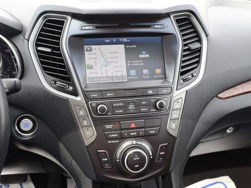 Used 2017 Hyundai Santa Fe Limited image 21