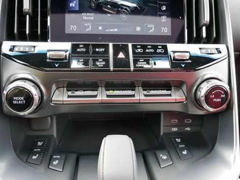 New 2026 Lexus LX 700h F Sport AWD/4WD image 23