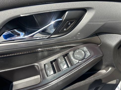 Used 2020 Chevrolet Traverse RS AWD/4WD image 18