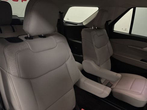 New 2026 Ford Explorer Active w/ Active Comfort Package image 32