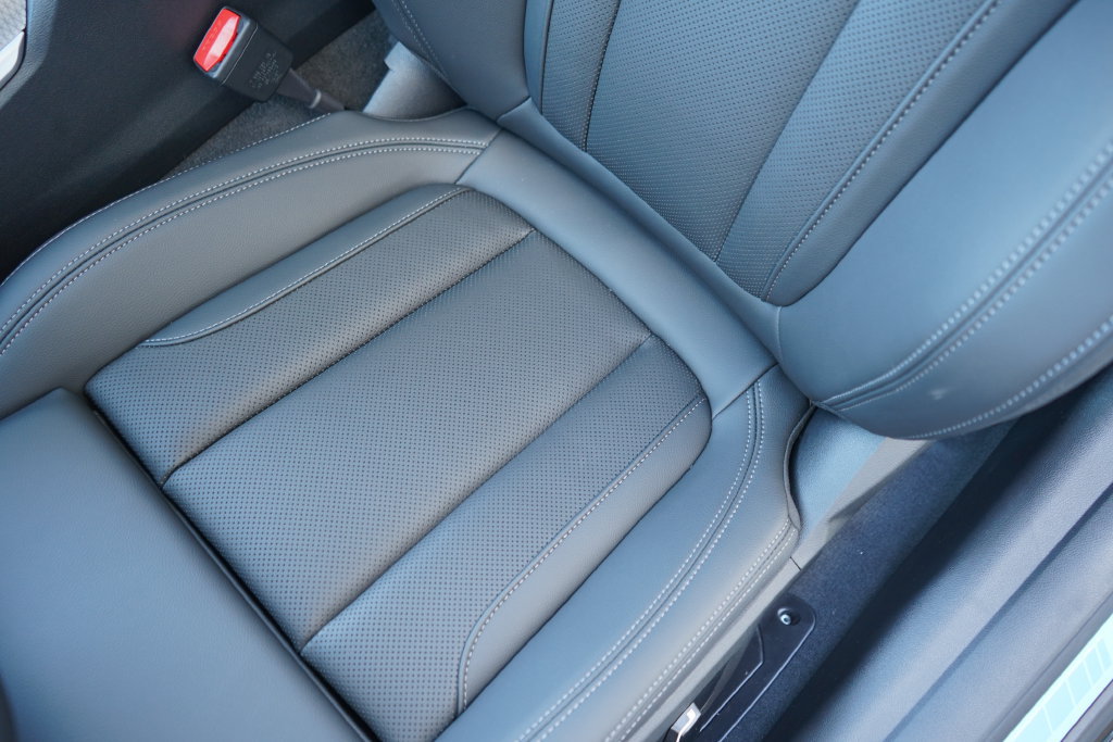 Used 2026 BMW M440i Coupe w/ Premium Package RWD image 12