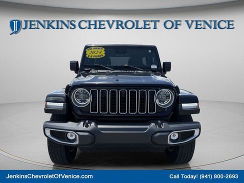 Used 2024 Jeep Wrangler Unlimited Sahara w/ Technology Group AWD/4WD image 12
