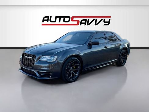 Used 2020 Chrysler 300 S w/ 300S Premium Group RWD image 3