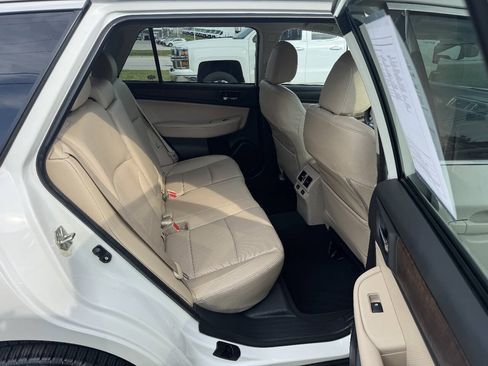 Used 2017 Subaru Outback 2.5i Limited AWD/4WD image 13