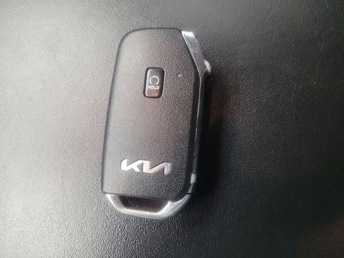 Used 2022 Kia Sorento S image 32