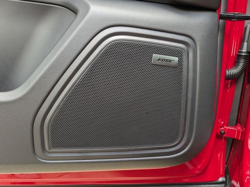 Certified 2025 Porsche Macan image 14