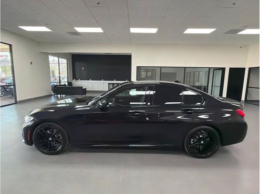Used 2022 BMW 330i Sedan w/ M Sport Package RWD image 16