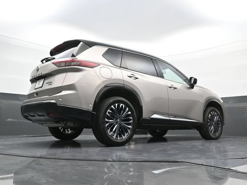 Used 2025 Nissan Rogue Platinum w/ Tech Package AWD/4WD image 27