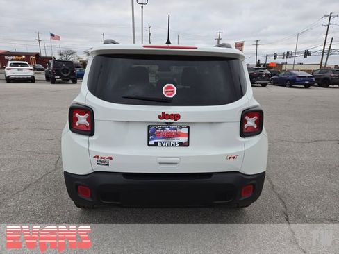 Used 2023 Jeep Renegade Latitude w/ Sun/Sound Group image 30