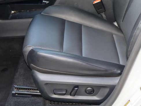 Used 2023 Nissan Rogue SV w/ SV Premium B Package FWD image 15