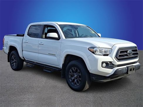 Used 2020 Toyota Tacoma SR5 image 3