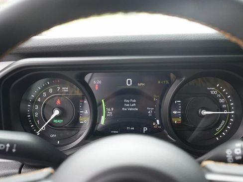 Used 2024 Jeep Wrangler Unlimited image 11