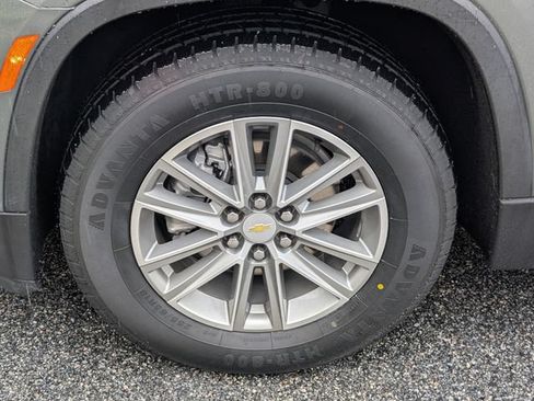 Used 2022 Chevrolet Traverse LT FWD image 13