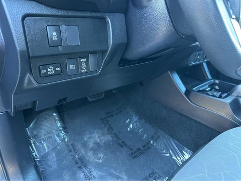 Used 2022 Toyota Tacoma TRD Off-Road image 30