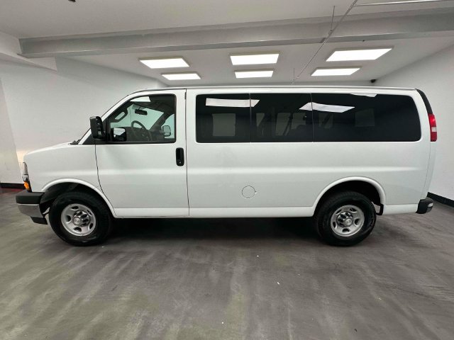 Used 2018 Chevrolet Express 2500 LT w/ LT Preferred Equipment Group RWD image 11