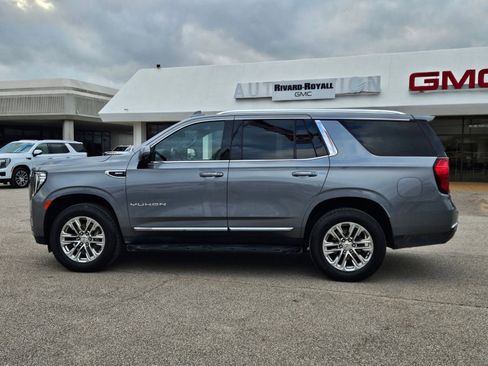 Used 2022 GMC Yukon SLT w/ SLT Luxury Package image 2