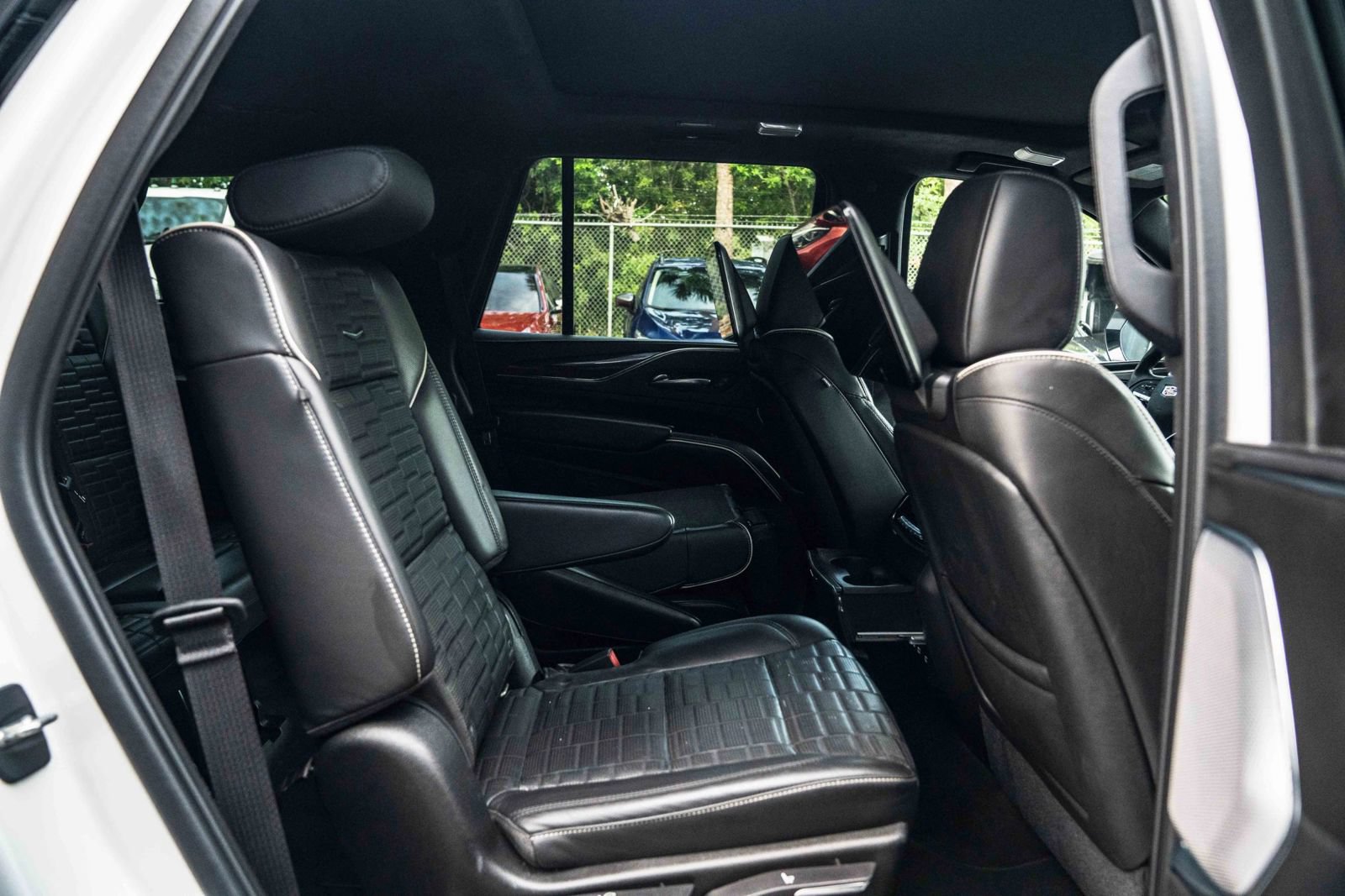 Used 2021 Cadillac Escalade Sport Platinum w/ LPO, ONYX Package AWD/4WD image 33