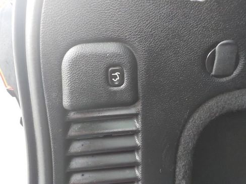 Used 2018 Jeep Grand Cherokee Altitude AWD/4WD image 29