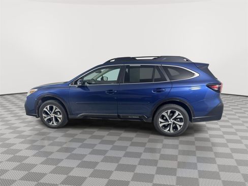 Used 2022 Subaru Outback Limited image 4