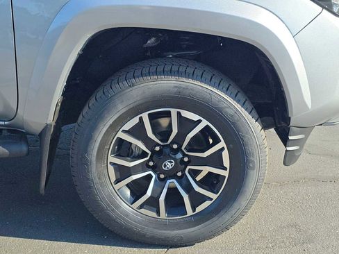 Used 2022 Toyota Tacoma TRD Sport w/ TRD Premium Sport Package RWD image 9