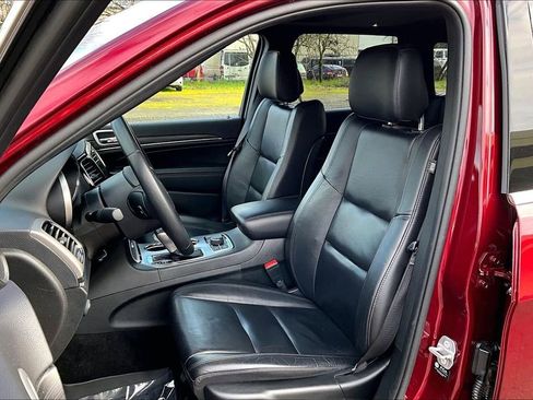 Used 2022 Jeep Grand Cherokee Limited image 9