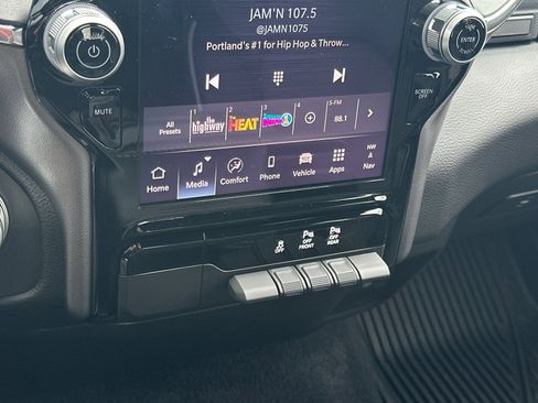 Used 2025 RAM 1500 Laramie image 19