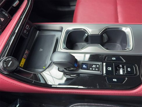 Used 2025 Lexus NX 250 FWD w/ Towing Package (2000 Lbs) image 31