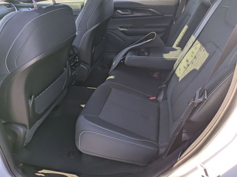 New 2025 Jeep Grand Cherokee Laredo image 23