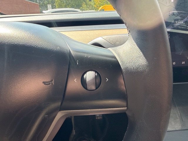 Used 2024 Tesla Model Y Long Range AWD/4WD image 27