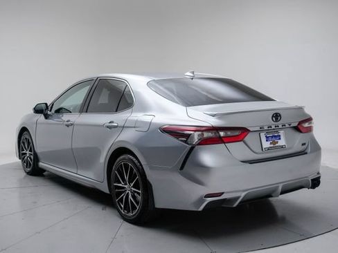 Used 2024 Toyota Camry SE FWD image 3