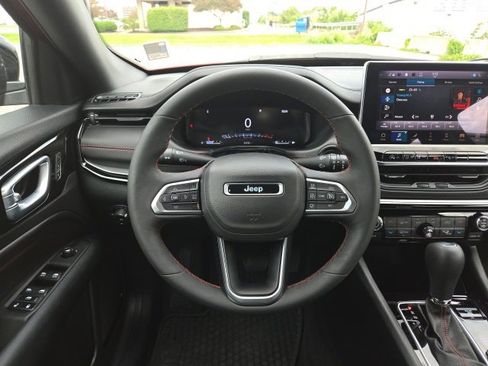 Used 2024 Jeep Compass Trailhawk w/ Trailhawk Elite Group image 17