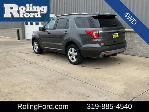 Used 2016 Ford Explorer XLT image 3
