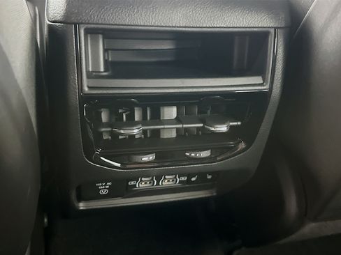 Used 2024 Jeep Grand Cherokee Limited w/ Luxury Tech Group II AWD/4WD image 28