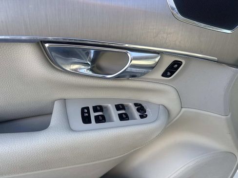 Used 2021 Volvo XC90 T5 Momentum w/ Climate Package image 22