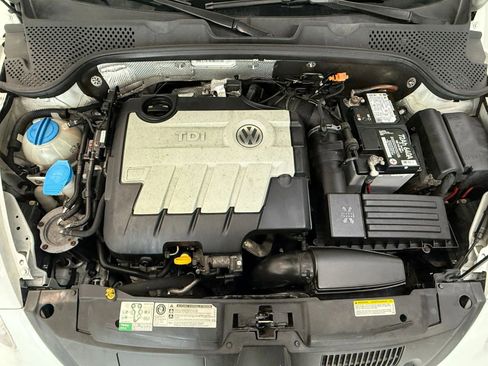 Used 2014 Volkswagen Beetle TDI image 34
