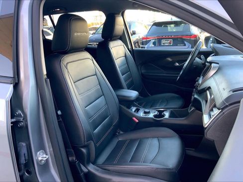 Used 2024 GMC Terrain Denali w/ Denali Premium Package image 8