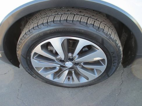 Used 2017 Buick Encore Essence image 12