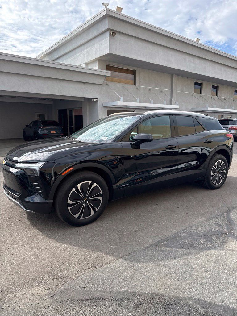 Used 2024 Chevrolet Blazer EV LT AWD/4WD image 2
