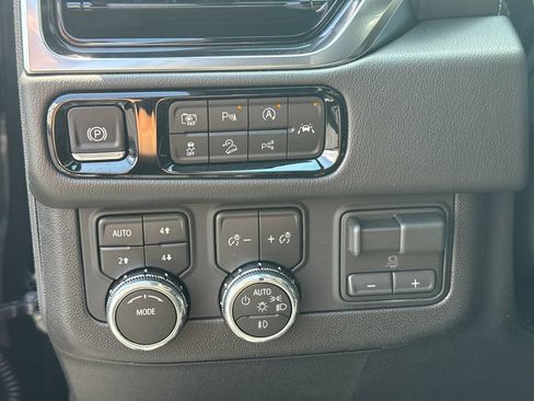 New 2026 GMC Yukon XL Denali w/ Advanced Technology Package AWD/4WD image 19