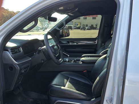 Used 2022 Jeep Wagoneer Series II w/ Convenience Group I image 10