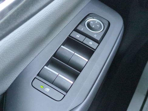 Certified 2026 Toyota Prius XLE image 24