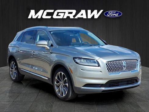 Used 2023 Lincoln Nautilus Reserve AWD/4WD image 3