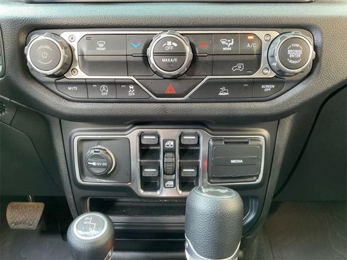 Used 2025 Jeep Wrangler Sport image 25