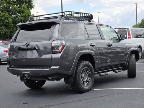 Used 2020 Toyota 4Runner Venture w/ Moonroof Package AWD/4WD image 23