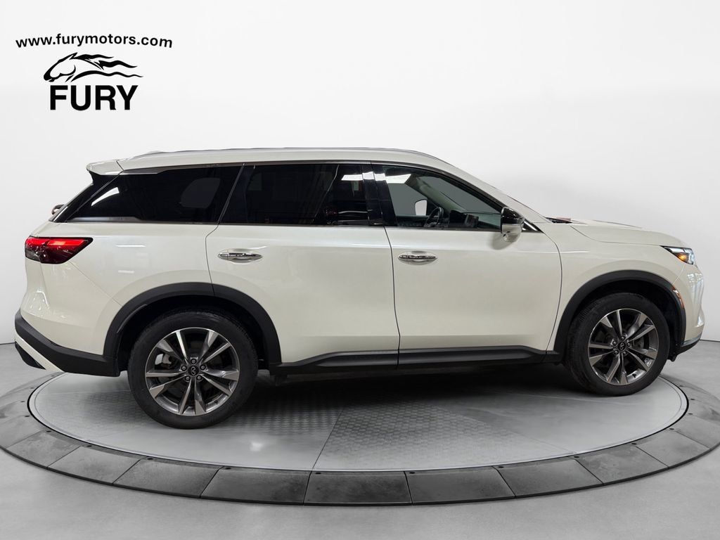Used 2024 INFINITI QX60 Luxe AWD/4WD image 3