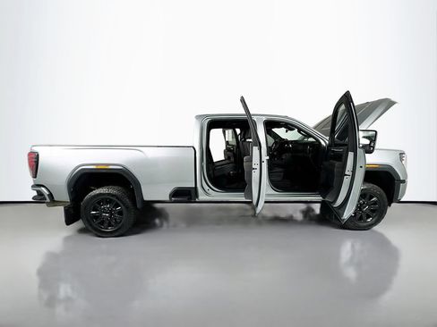 Used 2024 GMC Sierra 3500 AT4 w/ Technology Package AWD/4WD image 28
