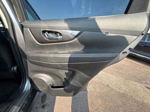 Used 2020 Nissan Rogue SV AWD/4WD image 40