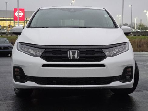 New 2026 Honda Odyssey Touring image 14