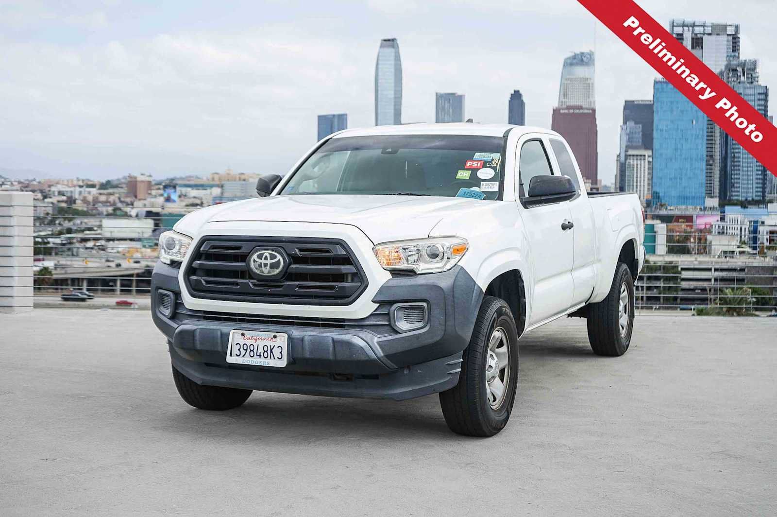 Used 2018 Toyota Tacoma SR RWD image 1