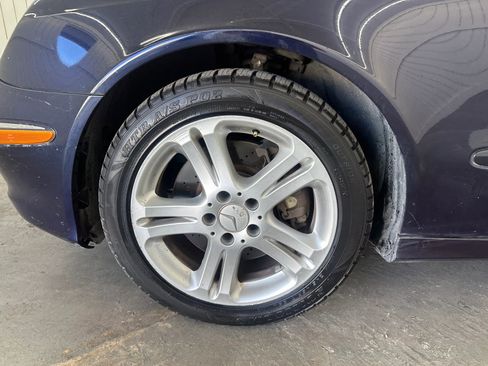 Used 2008 Mercedes-Benz E 350 4MATIC Sedan image 9